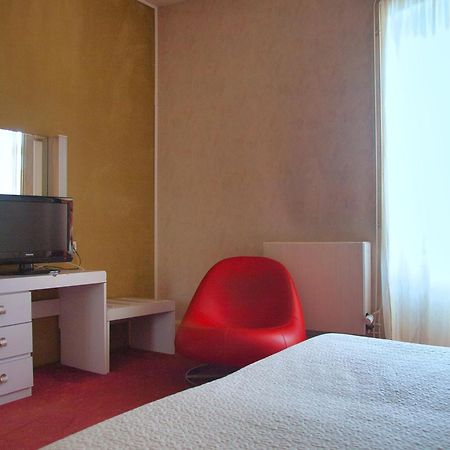 Hotel De Paris Châtel-Guyon Екстериор снимка