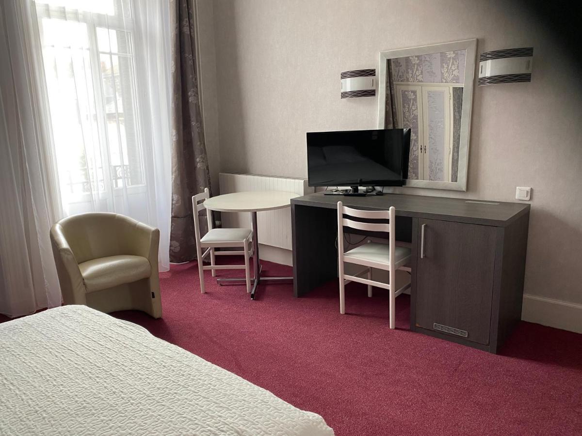 Hotel De Paris Châtel-Guyon Екстериор снимка