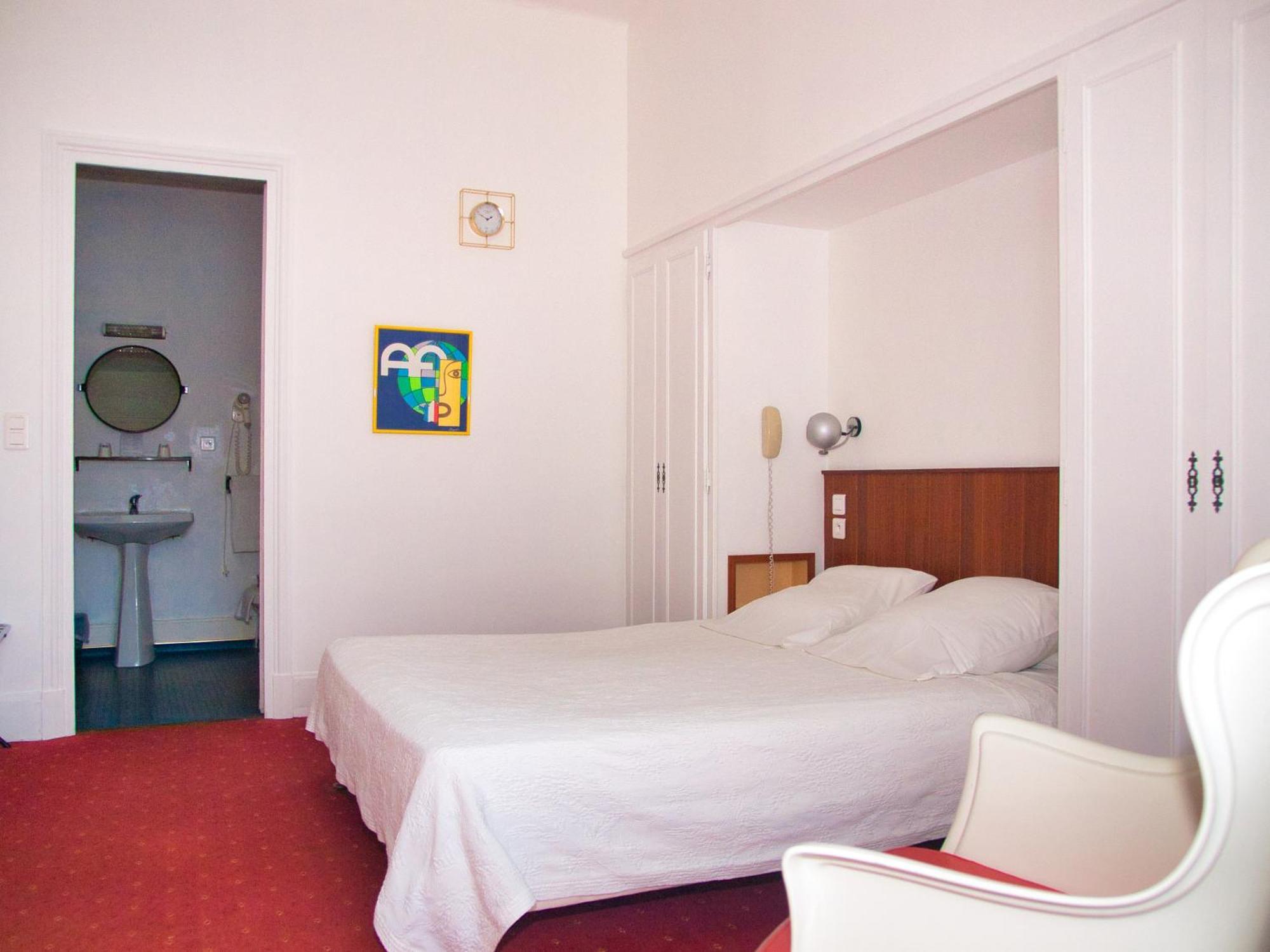 Hotel De Paris Châtel-Guyon Екстериор снимка
