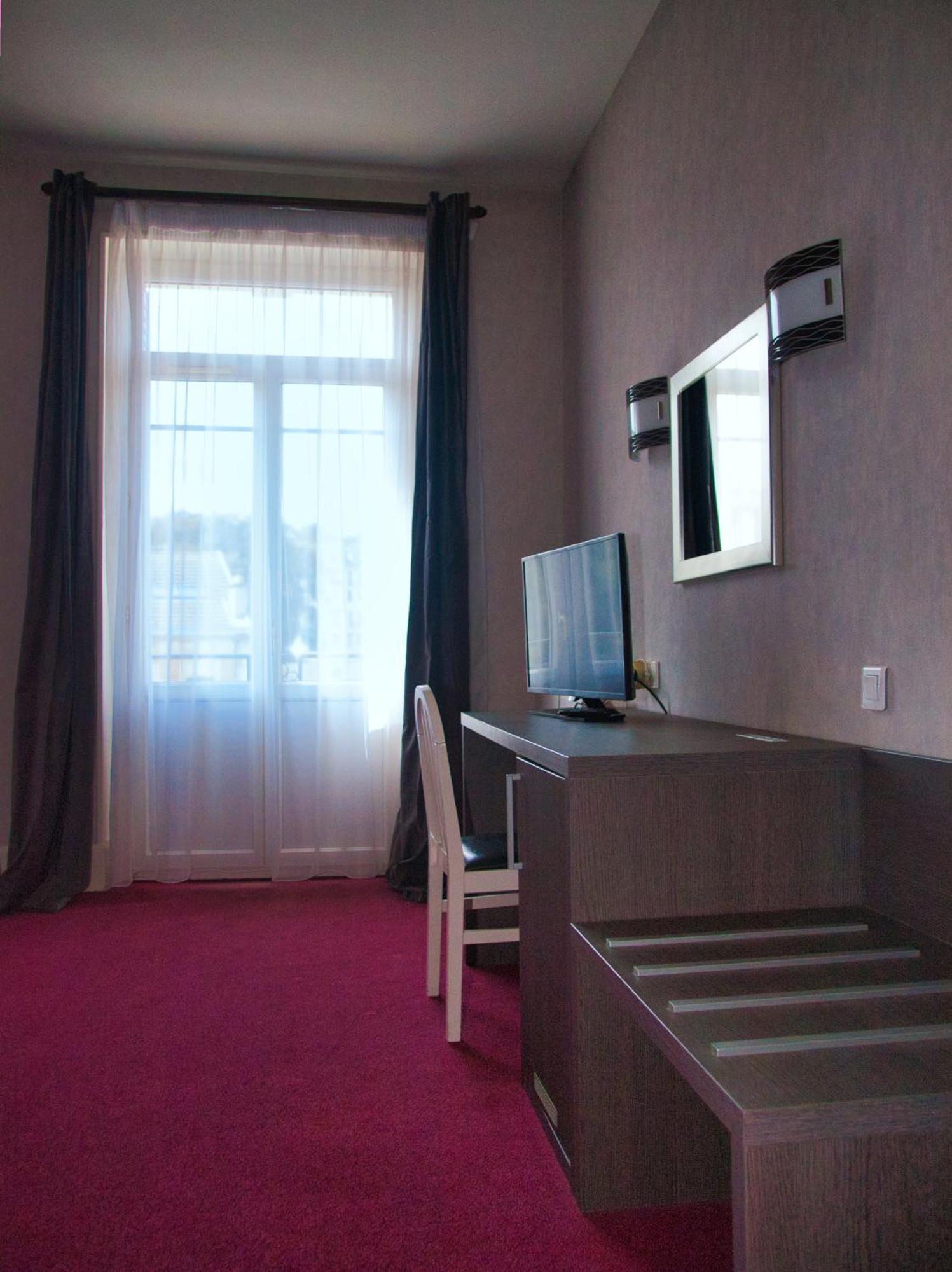 Hotel De Paris Châtel-Guyon Екстериор снимка