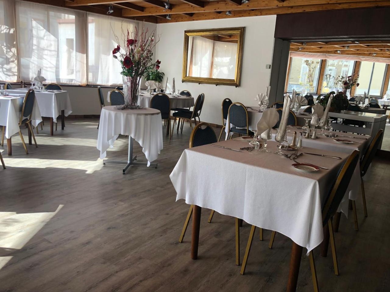 Hotel De Paris Châtel-Guyon Екстериор снимка